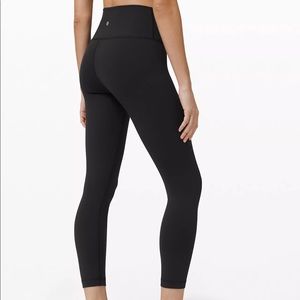 25” Lululemon Wunder Under leggings black size 6